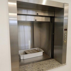 Elevador de escada com plataforma